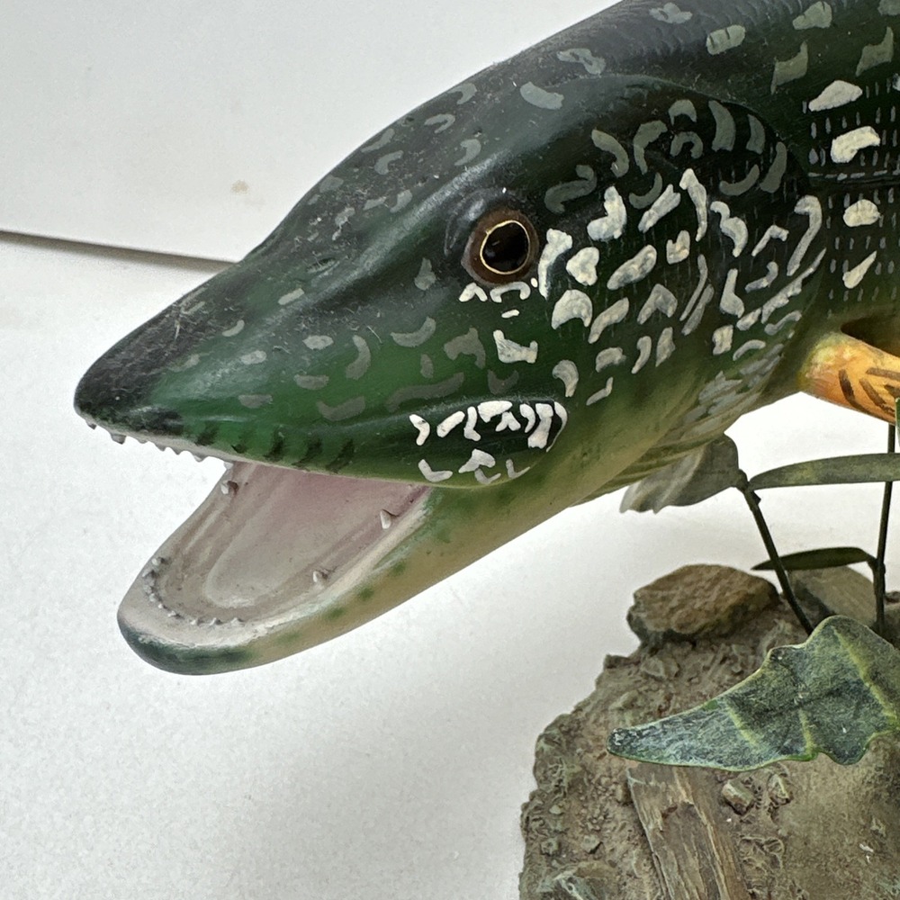Danbury Mint George Kruth Great Northern Pike Fish Figurine Small Chip - Picture 11 of 16